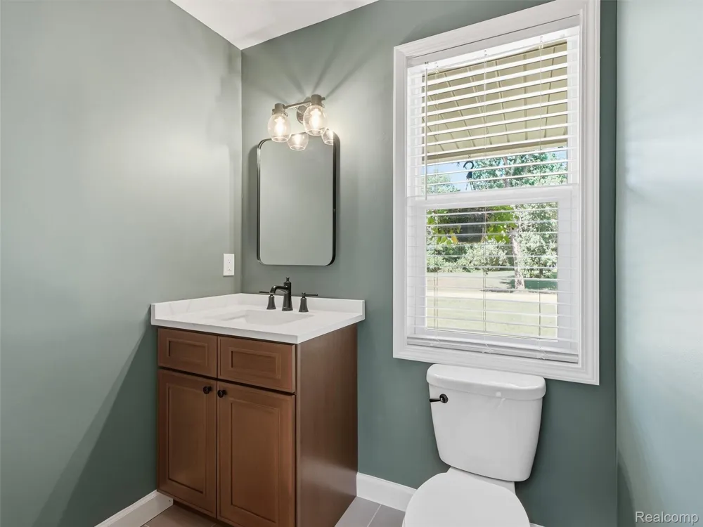 25980 Lyman Lane Lyon Charter Township, MI 48165