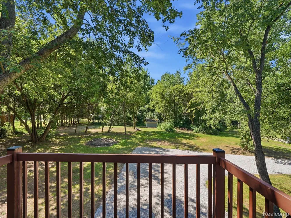 25980 Lyman Lane Lyon Charter Township, MI 48165