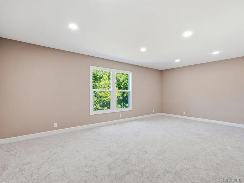 25980 Lyman Lane Lyon Charter Township, MI 48165