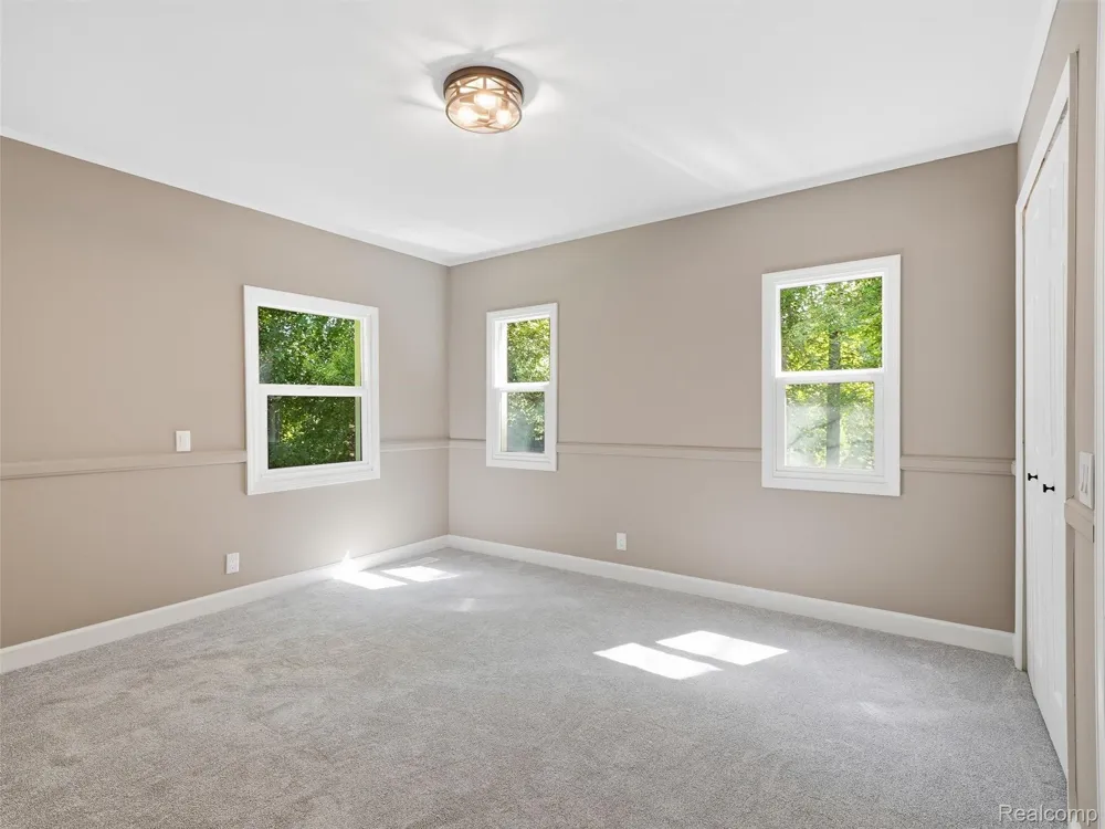25980 Lyman Lane Lyon Charter Township, MI 48165