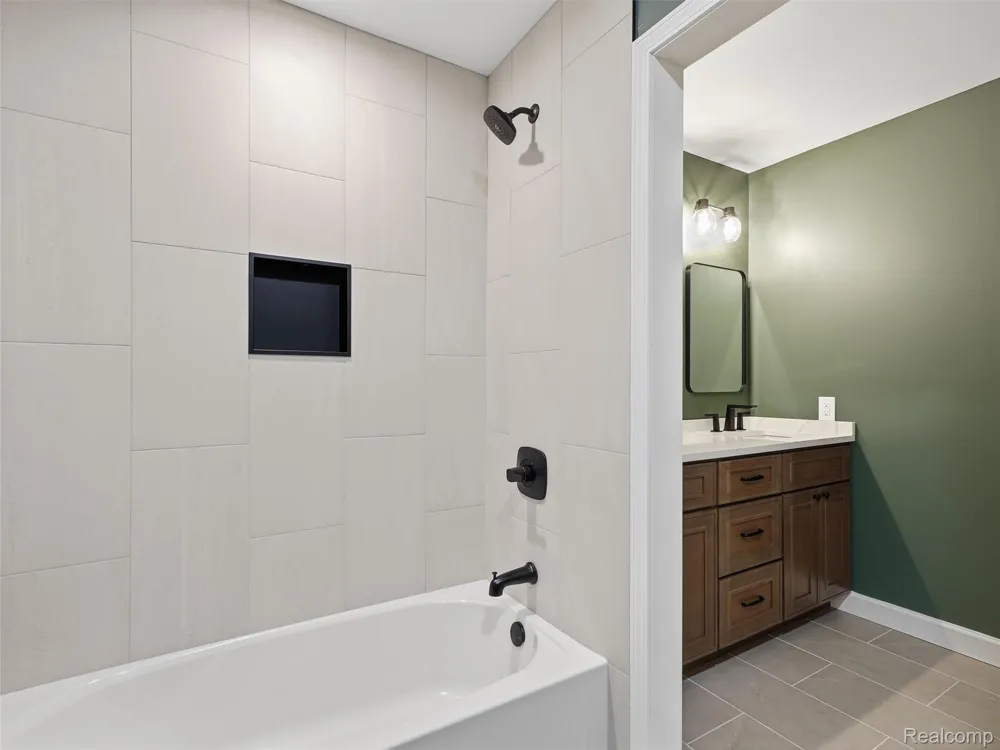 25980 Lyman Lane Lyon Charter Township, MI 48165