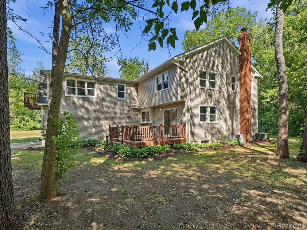 25980 Lyman Lane Lyon Charter Township, MI 48165