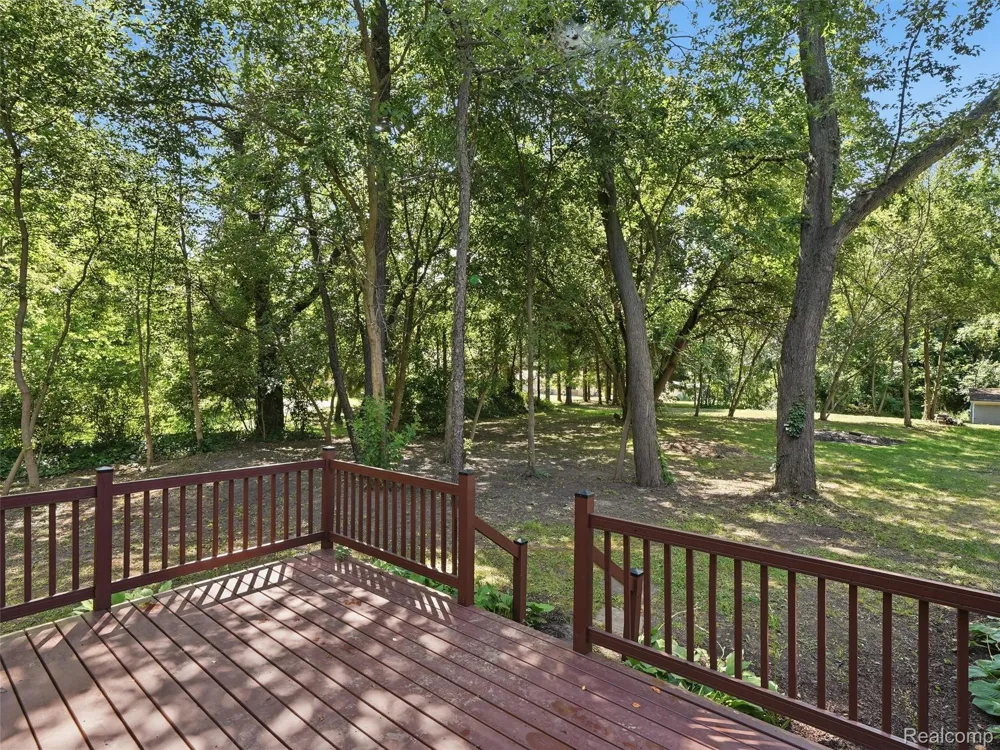 25980 Lyman Lane Lyon Charter Township, MI 48165