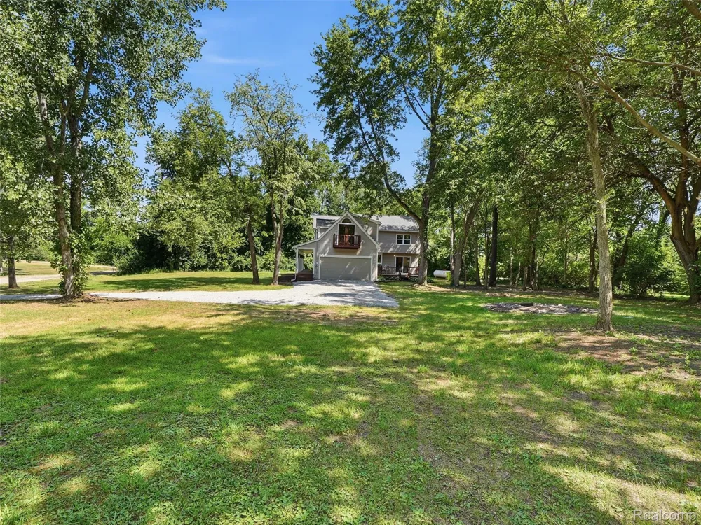 25980 Lyman Lane Lyon Charter Township, MI 48165