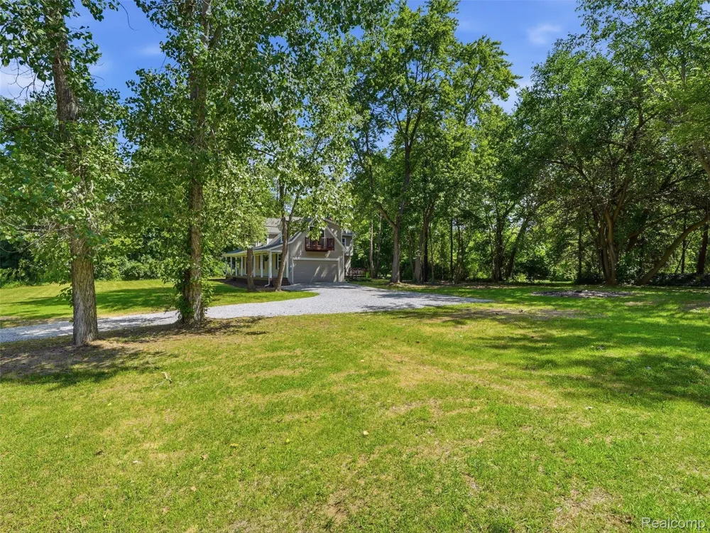 25980 Lyman Lane Lyon Charter Township, MI 48165