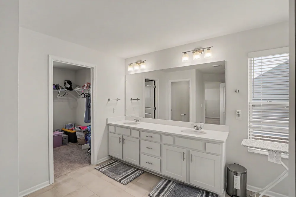 8580 Pioneer Street Washington Township, MI 48094