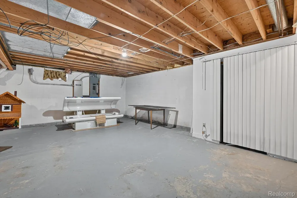 10454 E Bristol Road Davison Township, MI 48423