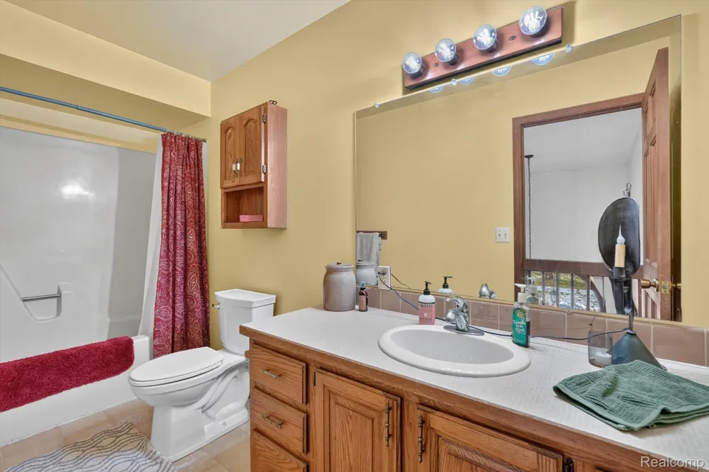 10454 E Bristol Road Davison Township, MI 48423