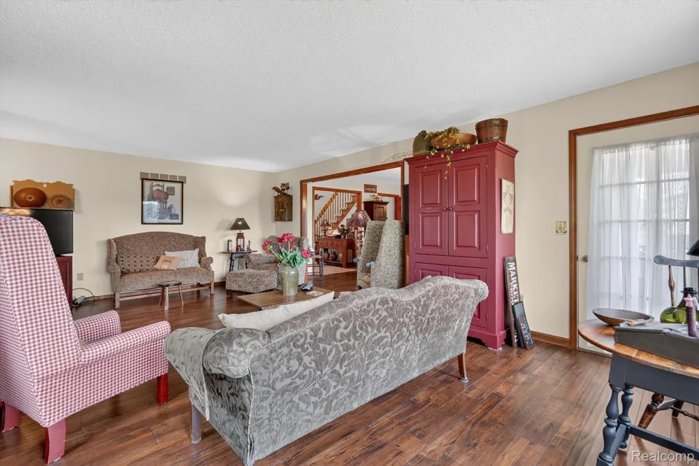 10454 E Bristol Road Davison Township, MI 48423