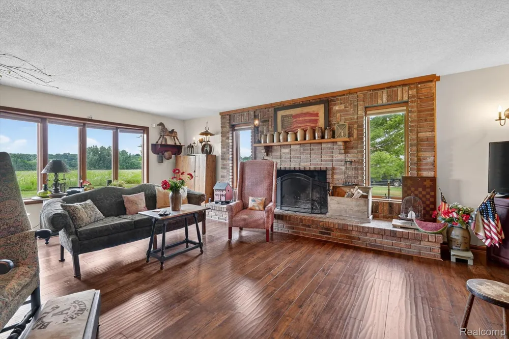 10454 E Bristol Road Davison Township, MI 48423
