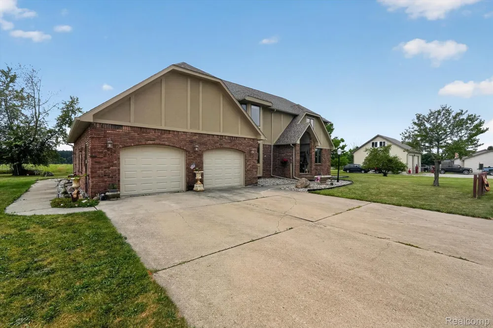 10454 E Bristol Road Davison Township, MI 48423