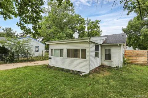 719 Robert Street