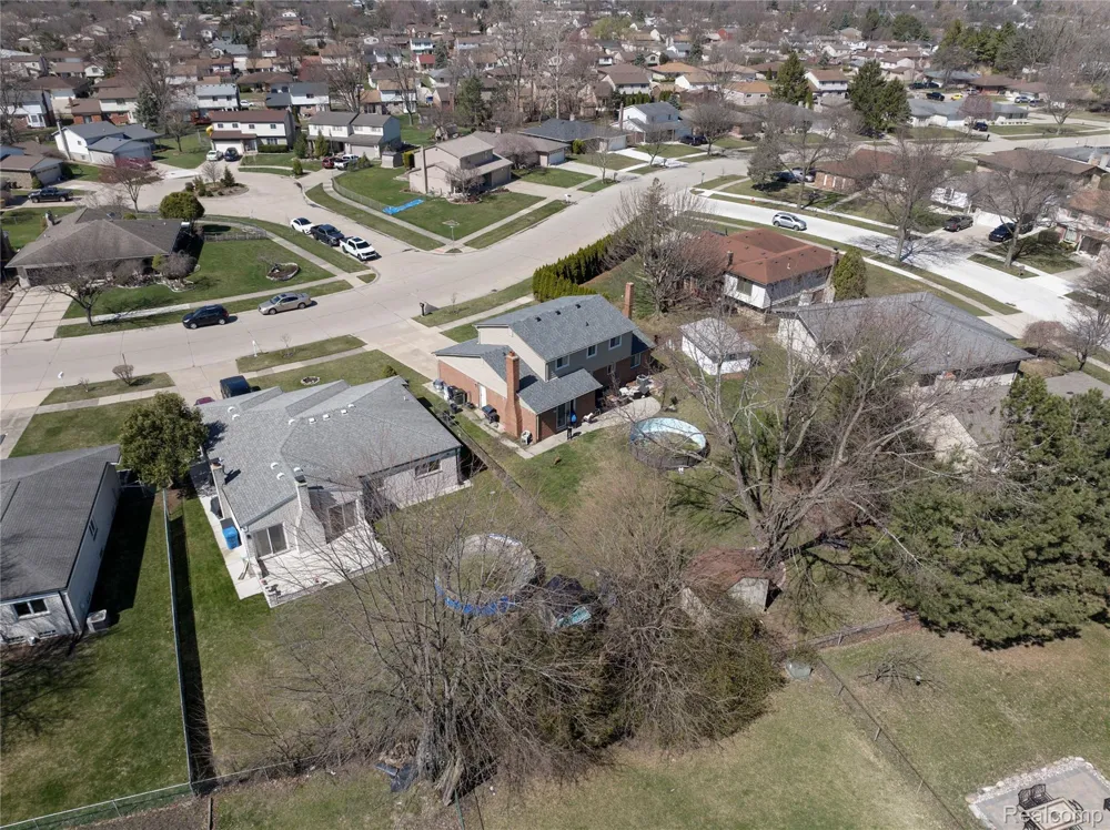 38684 Pinebrook Drive Sterling Heights City, MI 48310