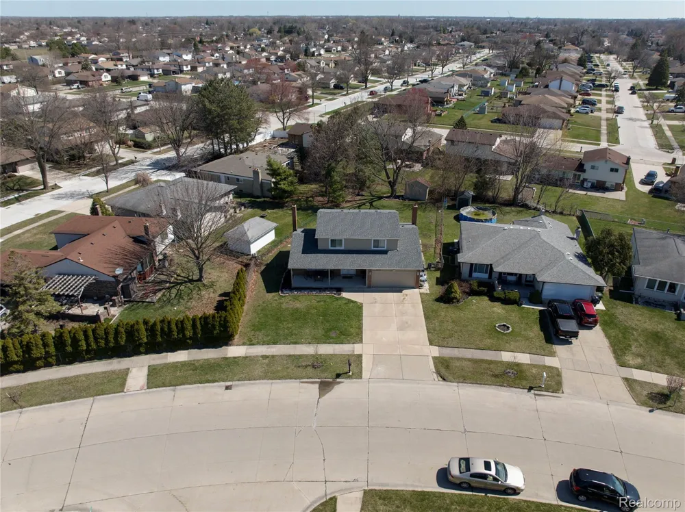 38684 Pinebrook Drive Sterling Heights City, MI 48310