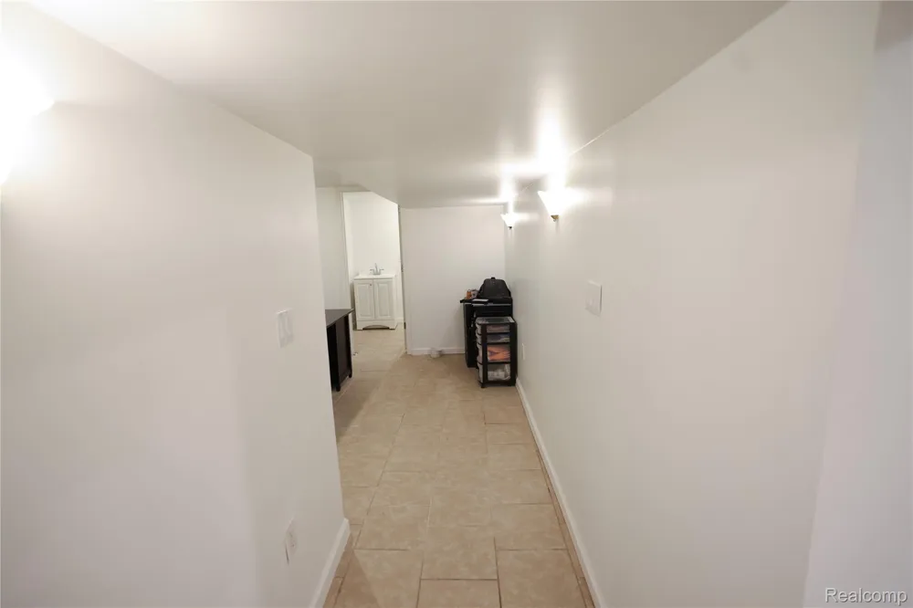 38684 Pinebrook Drive Sterling Heights City, MI 48310