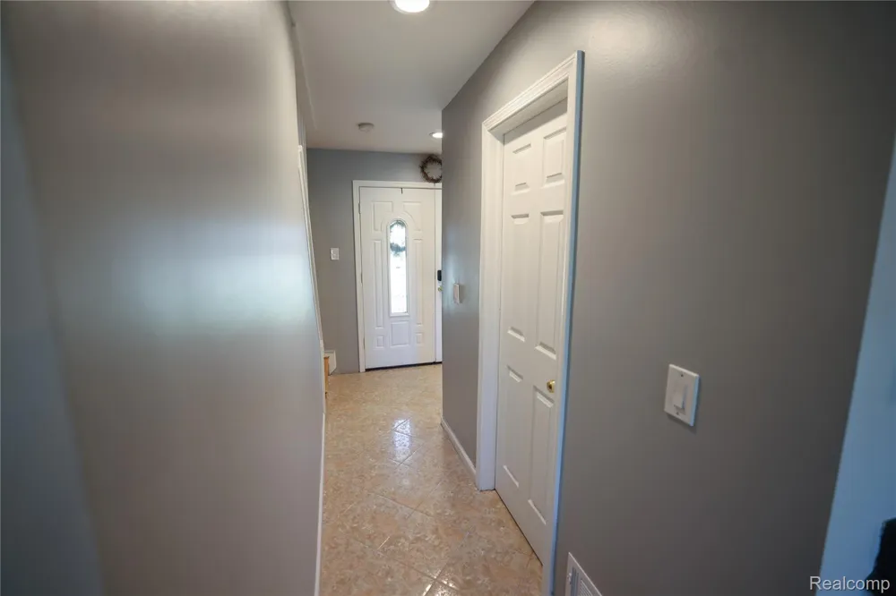 38684 Pinebrook Drive Sterling Heights City, MI 48310