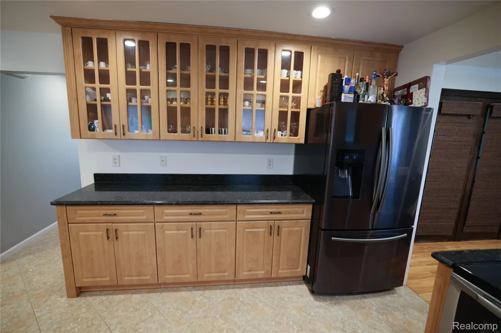 38684 Pinebrook Drive Sterling Heights City, MI 48310