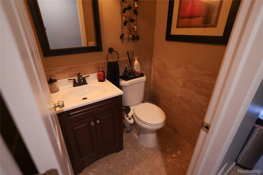 38684 Pinebrook Drive Sterling Heights City, MI 48310