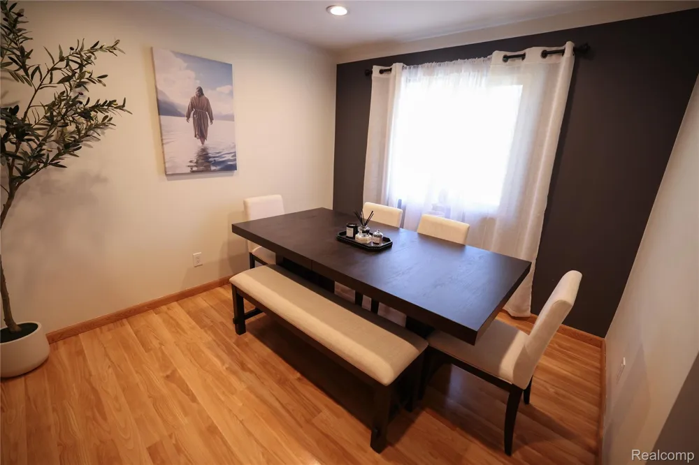 38684 Pinebrook Drive Sterling Heights City, MI 48310