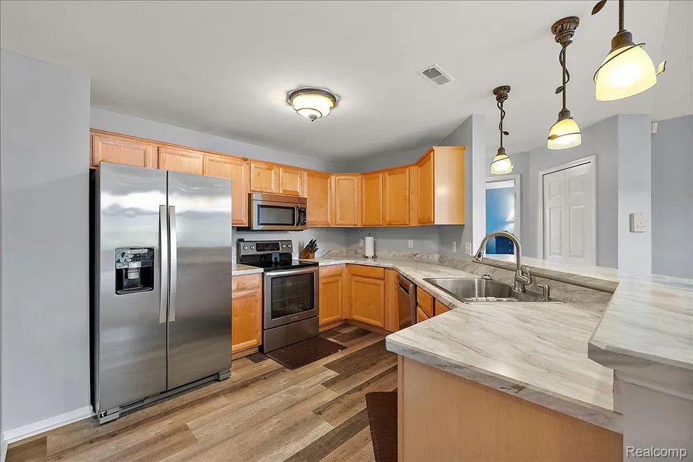 27204 Chantel Drive Walled Lake City, MI 48390