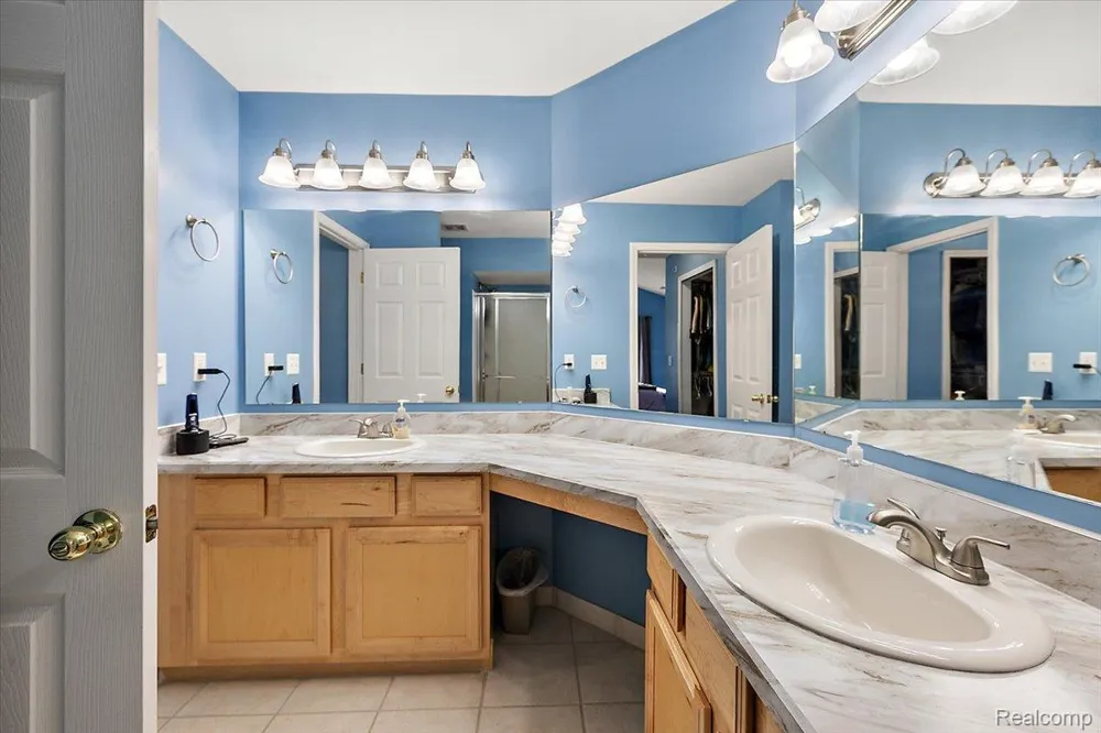 27204 Chantel Drive Walled Lake City, MI 48390