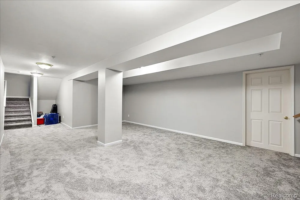 27204 Chantel Drive Walled Lake City, MI 48390
