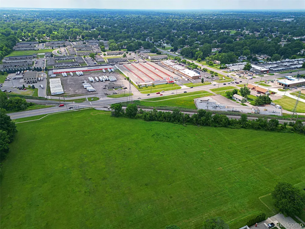 18785 Dale Avenue Allen Park City, MI 48101