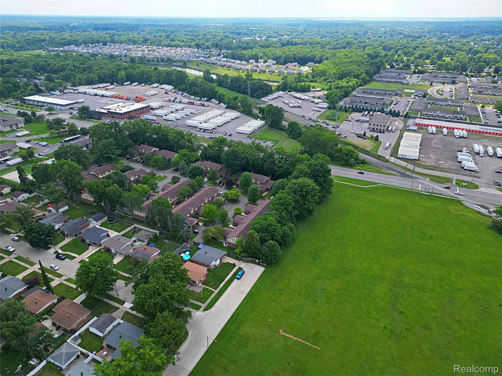 18785 Dale Avenue Allen Park City, MI 48101