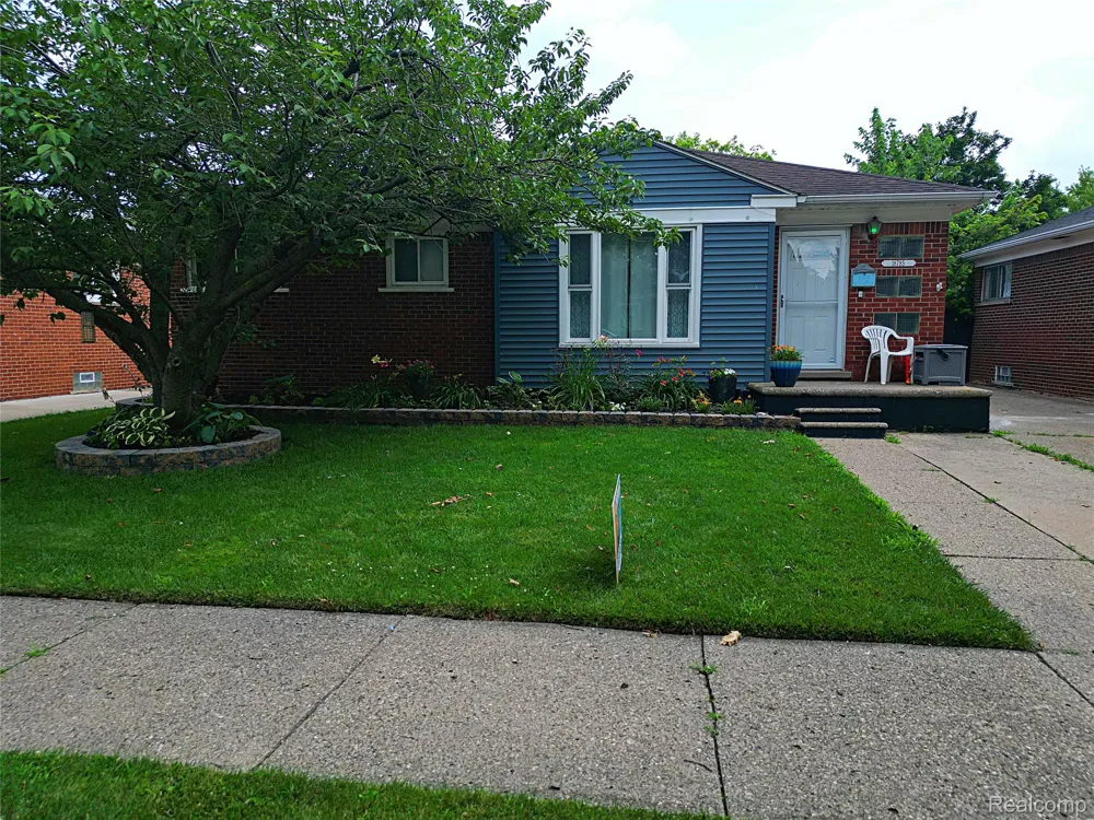 18785 Dale Avenue Allen Park City, MI 48101