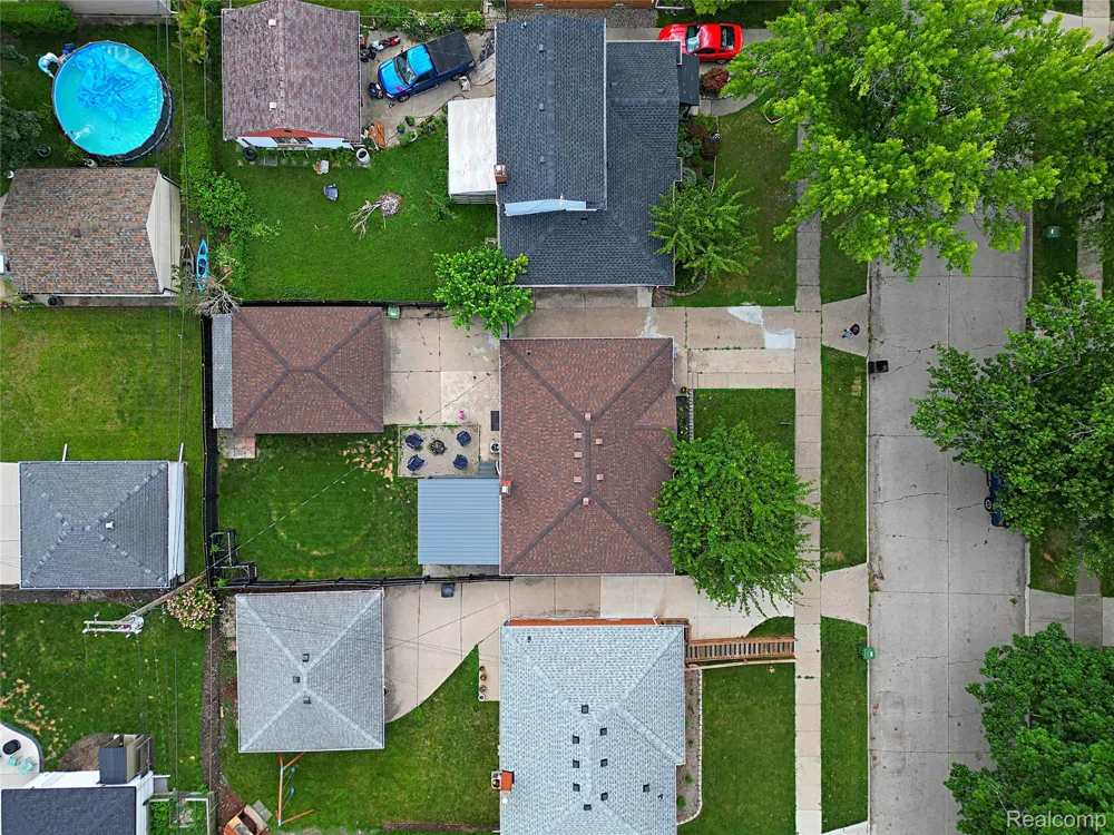 18785 Dale Avenue Allen Park City, MI 48101