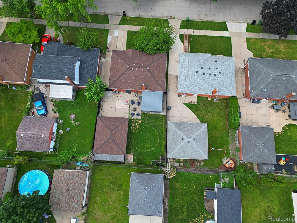 18785 Dale Avenue Allen Park City, MI 48101
