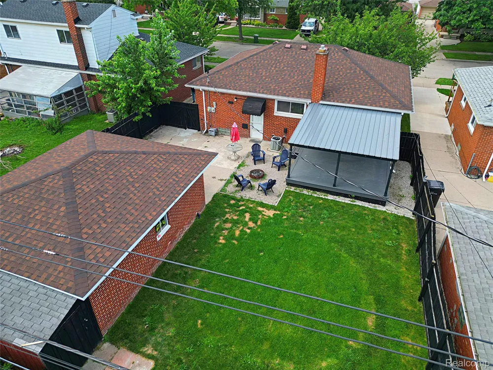 18785 Dale Avenue Allen Park City, MI 48101