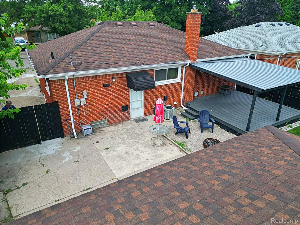 18785 Dale Avenue Allen Park City, MI 48101