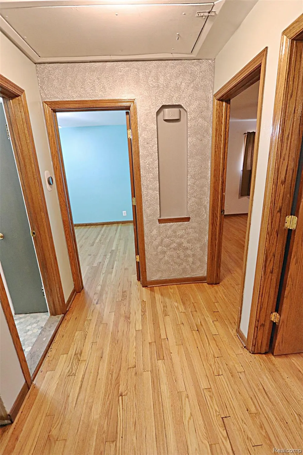 18785 Dale Avenue Allen Park City, MI 48101