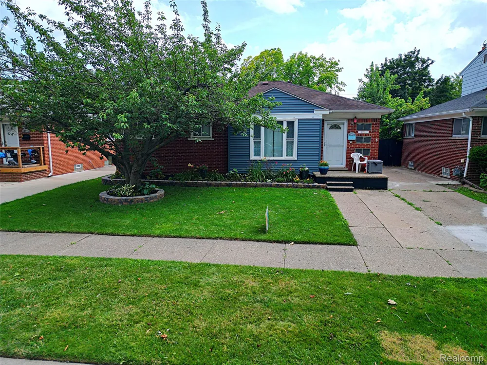 18785 Dale Avenue Allen Park City, MI 48101
