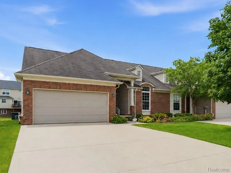 57549 Windmill Point Lyon Charter Township, MI 48165