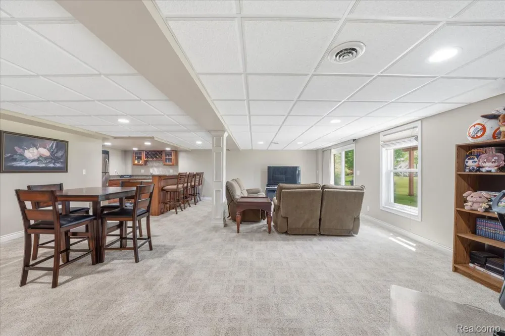 57549 Windmill Point Lyon Charter Township, MI 48165