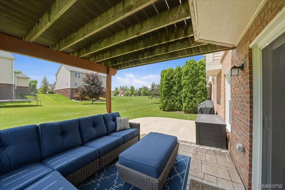 57549 Windmill Point Lyon Charter Township, MI 48165
