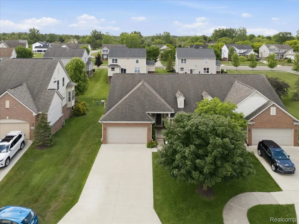 57549 Windmill Point Lyon Charter Township, MI 48165