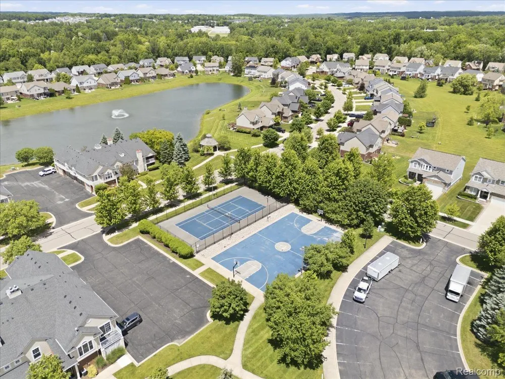 57549 Windmill Point Lyon Charter Township, MI 48165