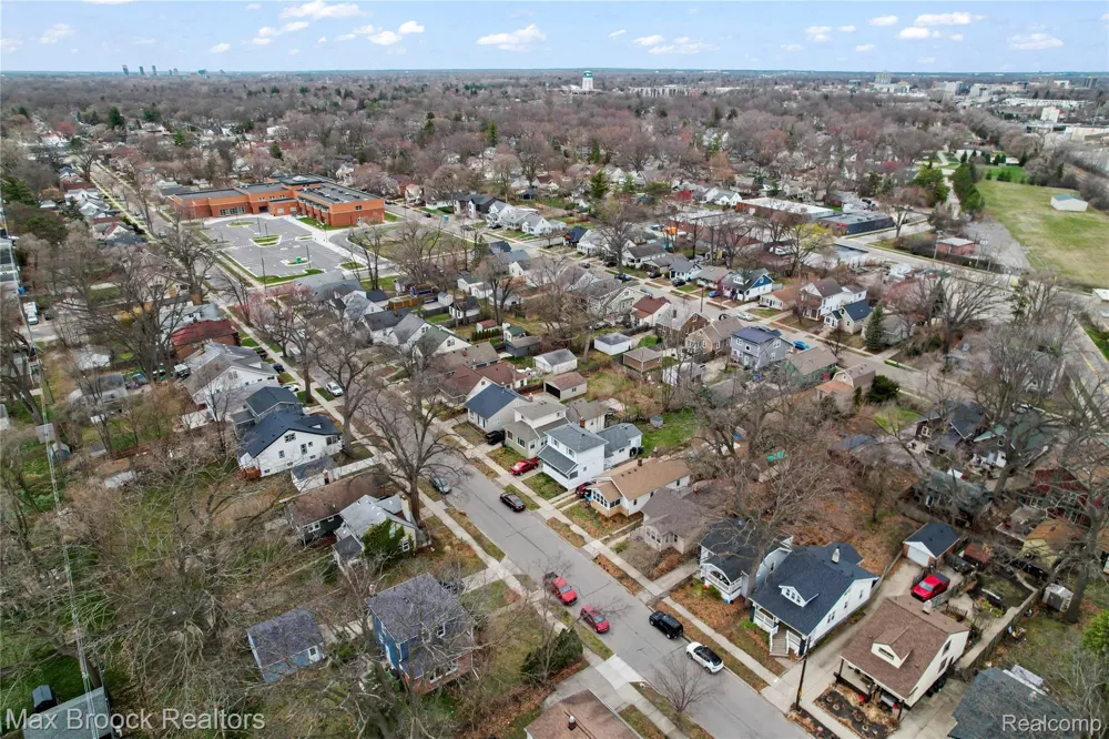 595 E Drayton Street Ferndale City, MI 48220