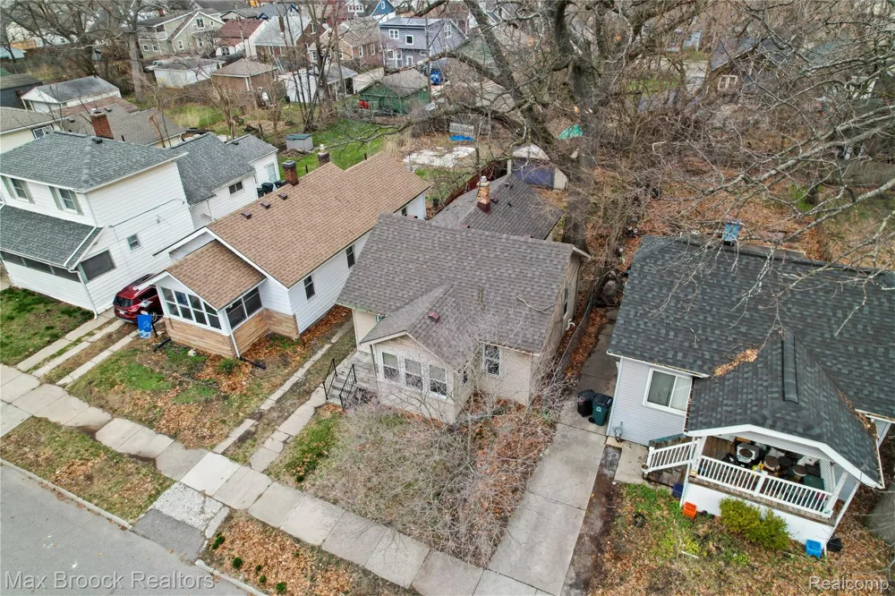 595 E Drayton Street Ferndale City, MI 48220