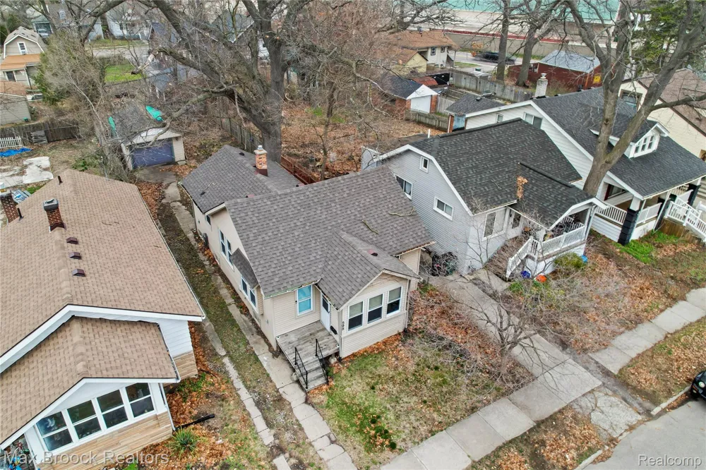 595 E Drayton Street Ferndale City, MI 48220