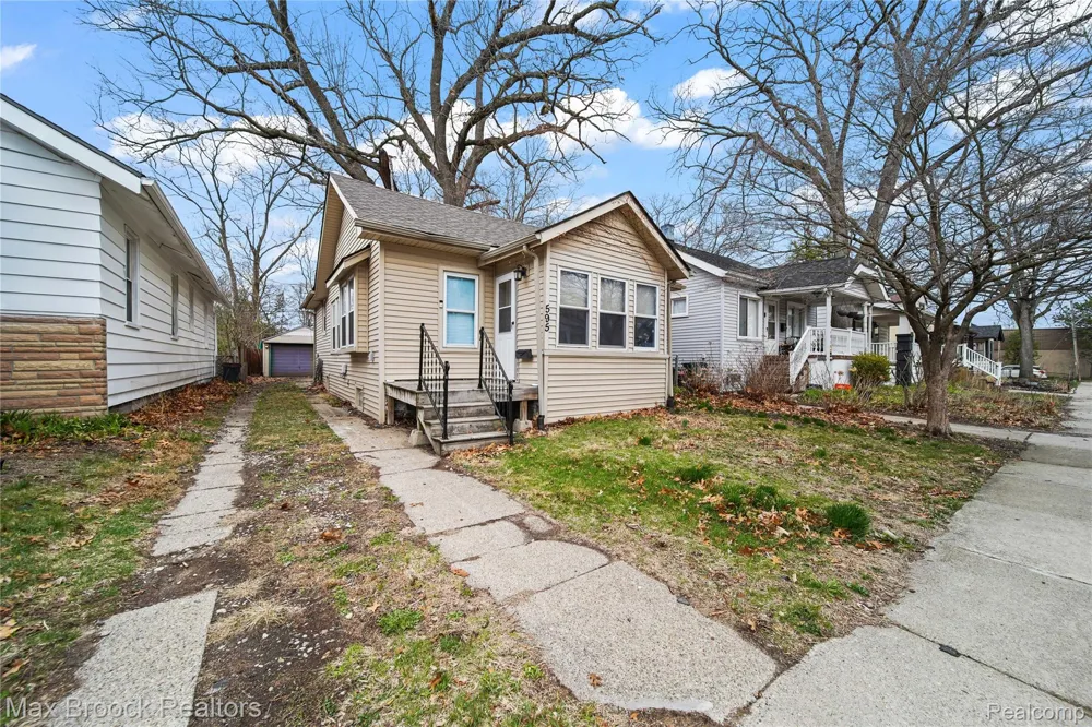 595 E Drayton Street Ferndale City, MI 48220