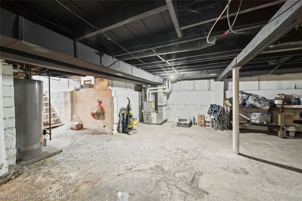 595 E Drayton Street Ferndale City, MI 48220