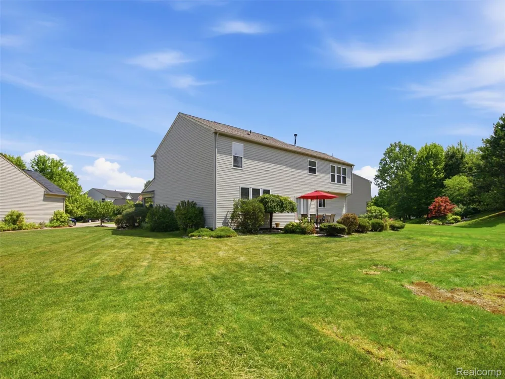 957 River Rock Drive Holly Township, MI 48442