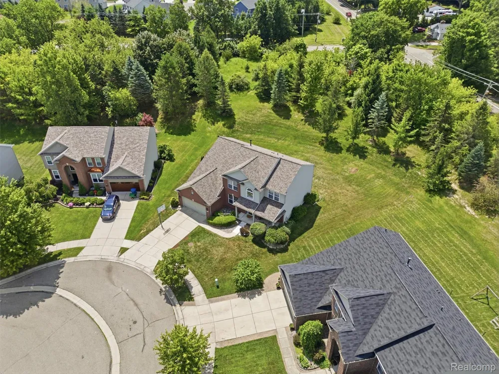 957 River Rock Drive Holly Township, MI 48442