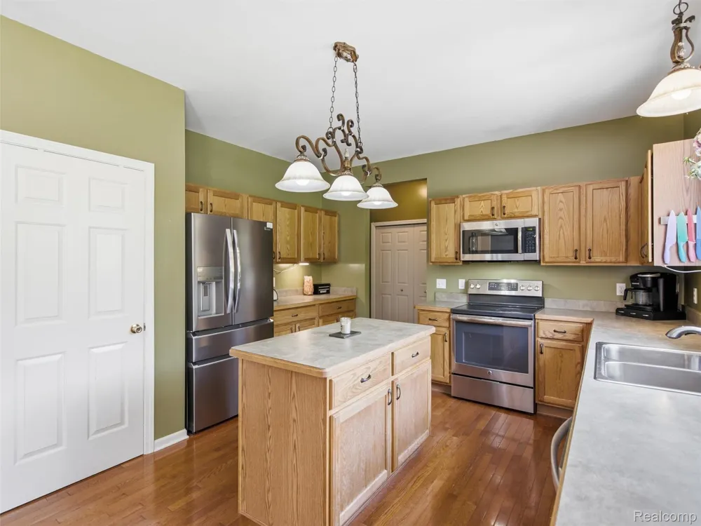957 River Rock Drive Holly Township, MI 48442