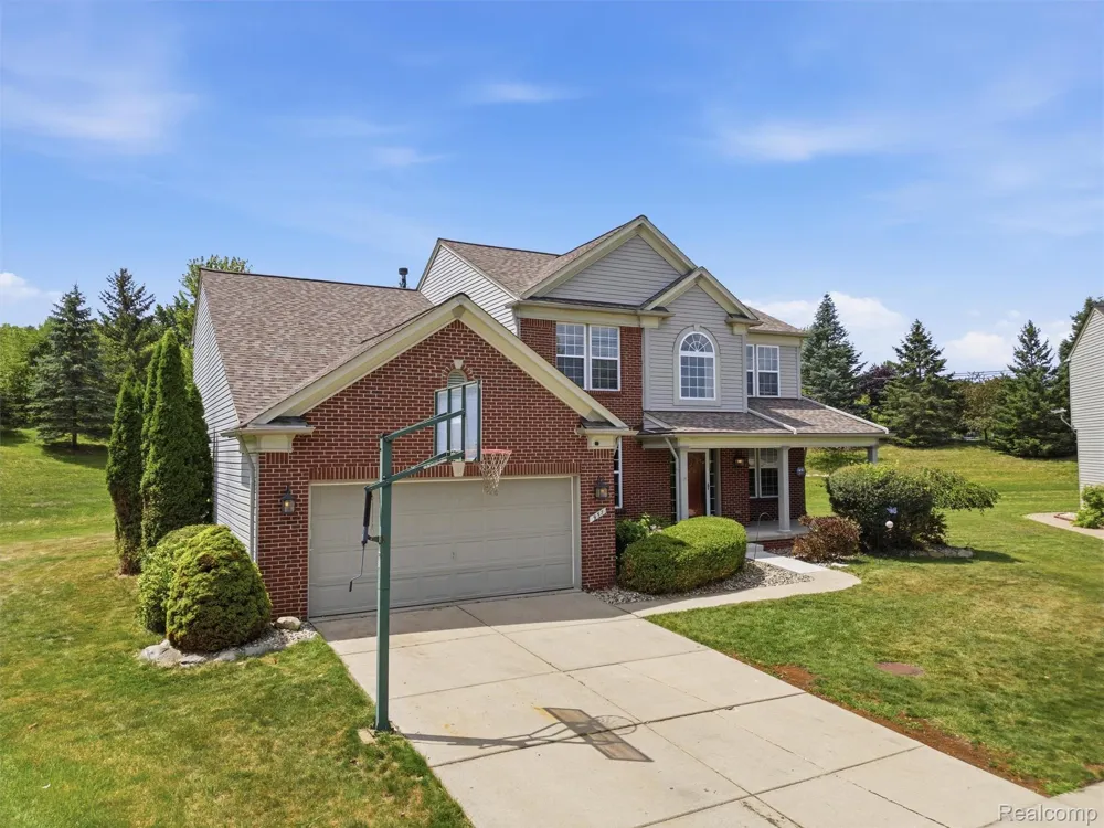 957 River Rock Drive Holly Township, MI 48442