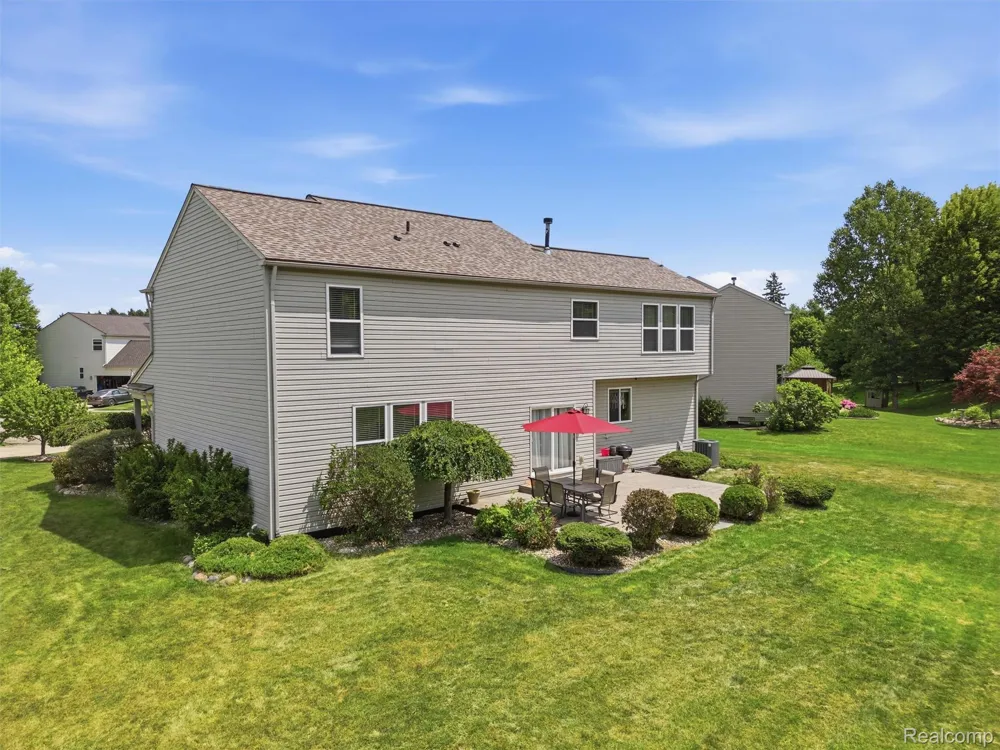 957 River Rock Drive Holly Township, MI 48442